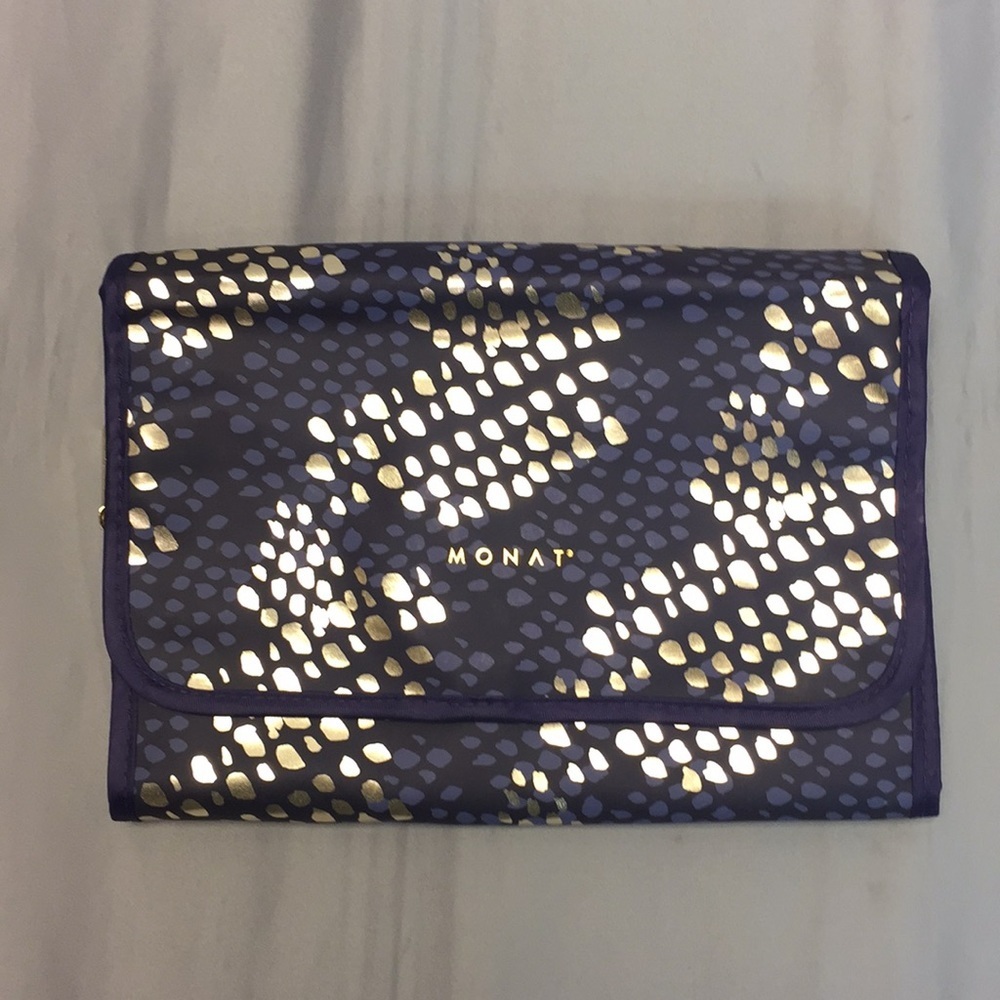 Monat Hang Up Toiletry Organizer